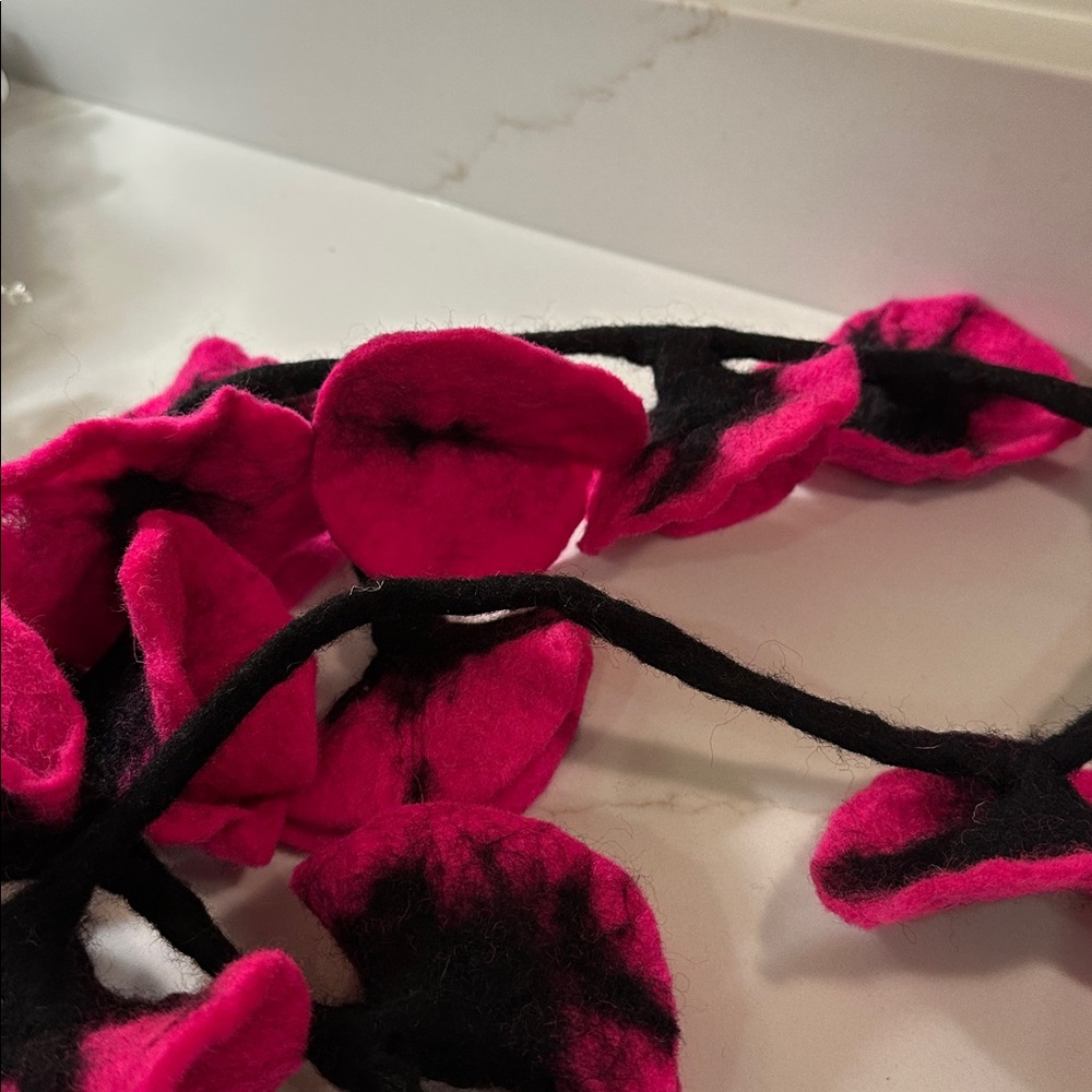 Felted Wool Floral Scarf  -  Handmade  - NEW! - Picture 3 of 4